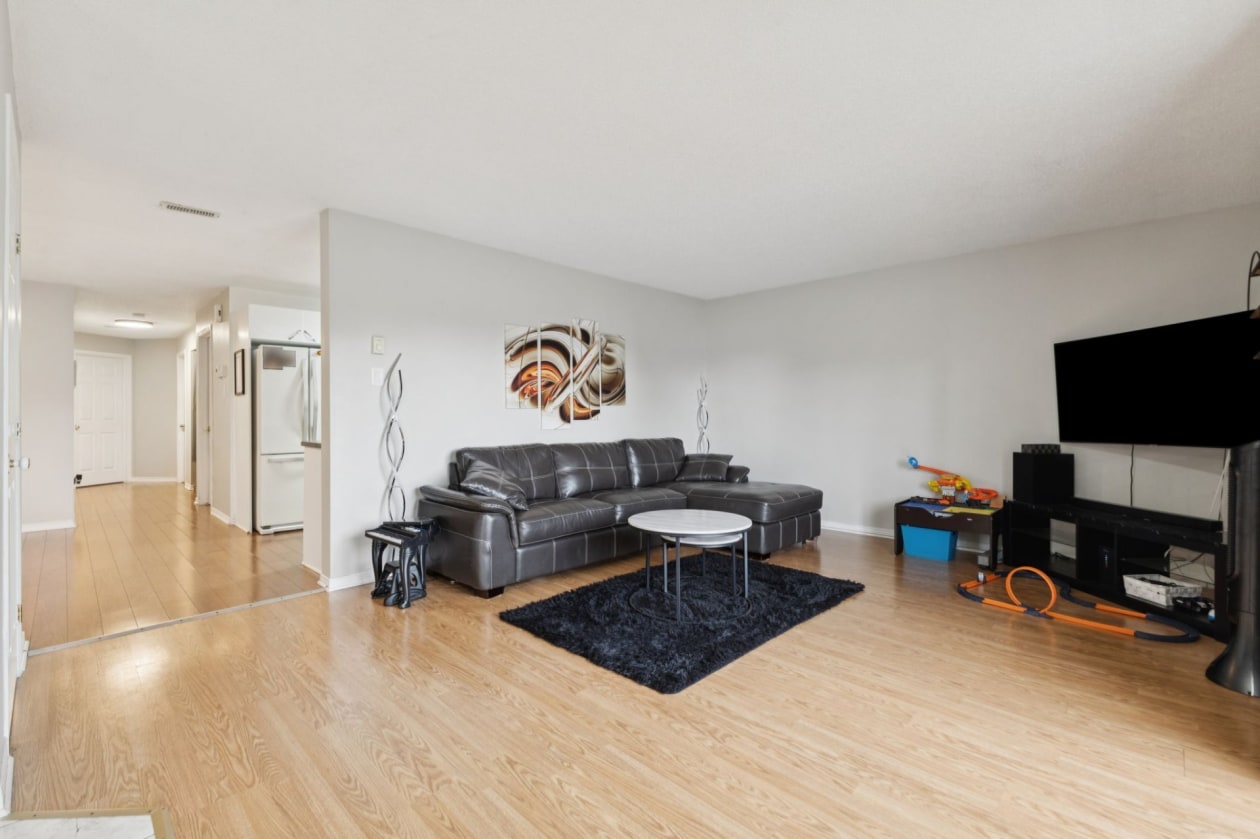 Salon — 1180 Rue de Neuville, Gatineau