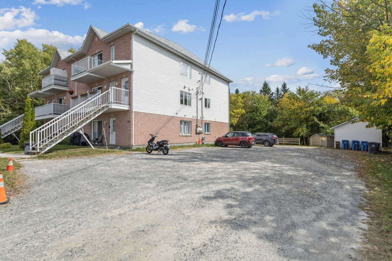 Entrée extérieure — 1180 Rue de Neuville, Gatineau