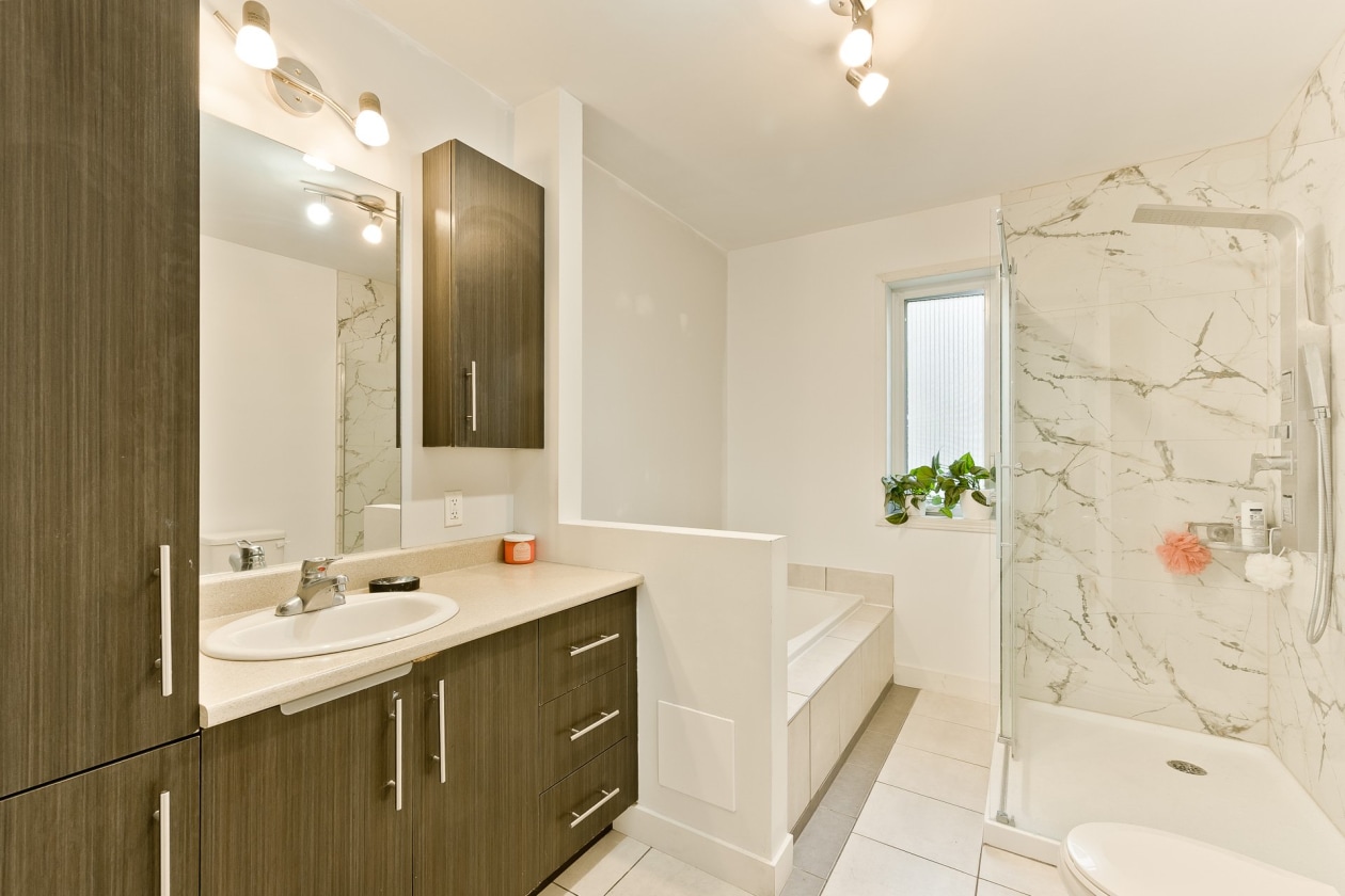 Salle de bains — 213 Rue Darche, Sherbrooke