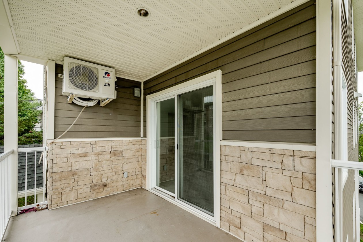 Balcon — 213 Rue Darche, Sherbrooke