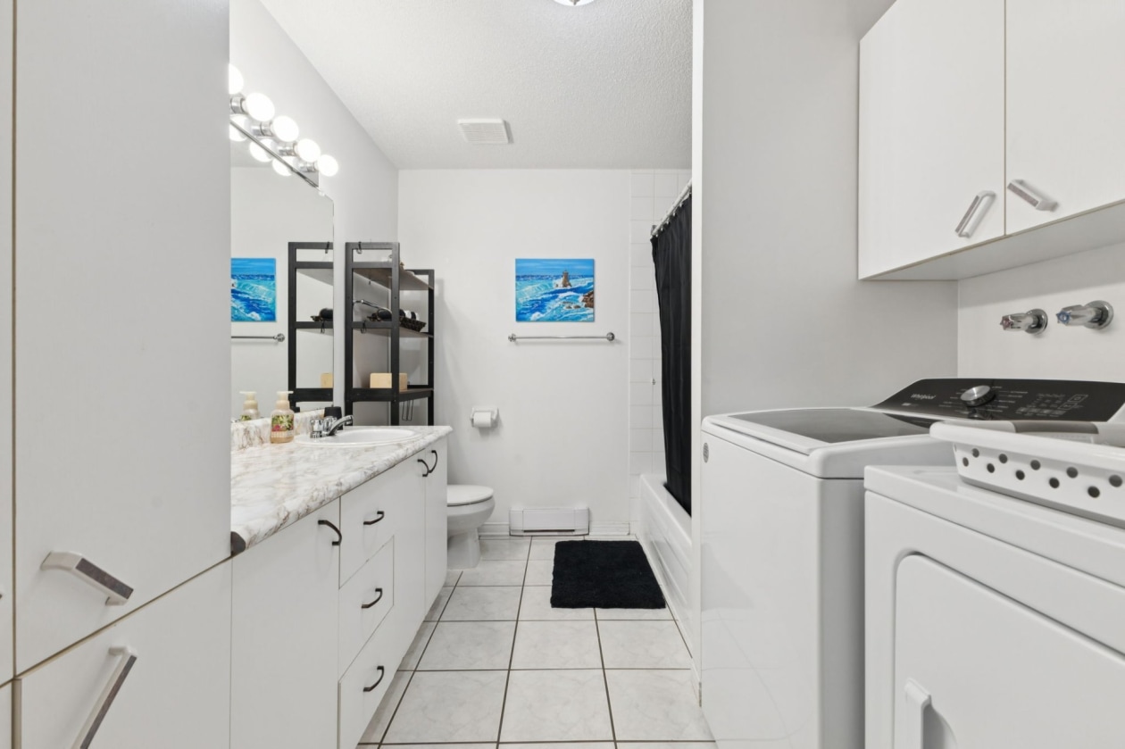 Salle de bains — 1180 Rue de Neuville, Gatineau