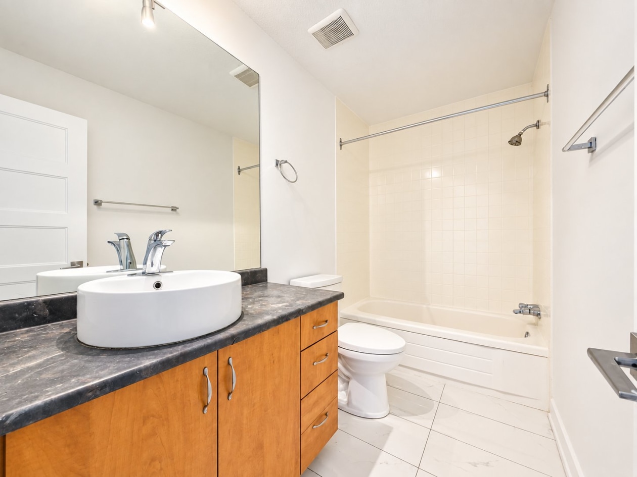Salle de bains — 83 Rue Pearson, Gatineau