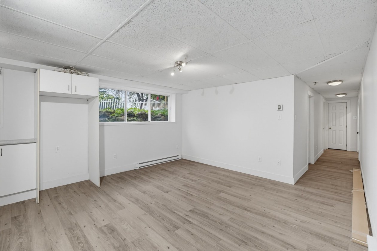 Salle à manger — 535 Route 309, Val-des-Bois