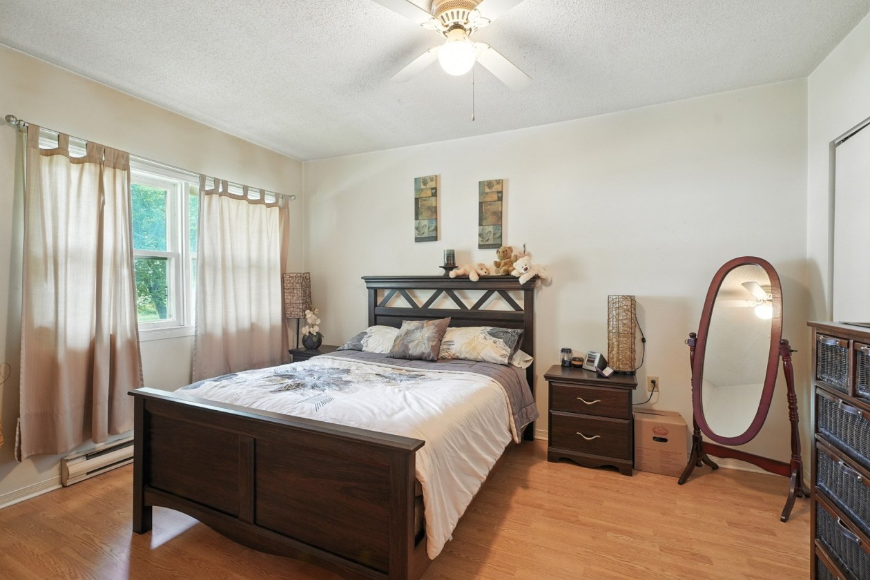 Chambre à coucher — 535 Route 309, Val-des-Bois