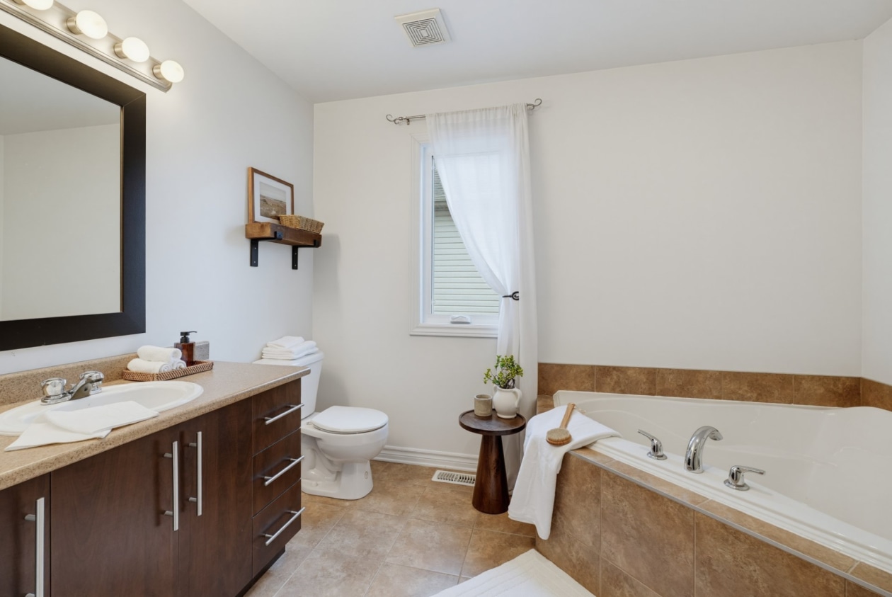 Salle de bains — 678 Rue A.-Gibeault, Gatineau