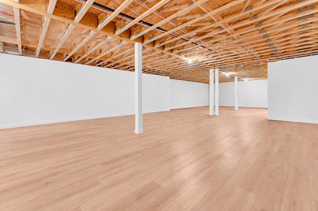 Salle familiale — 827 Av. Ste-Brigitte, Sainte-Brigitte-de-Laval