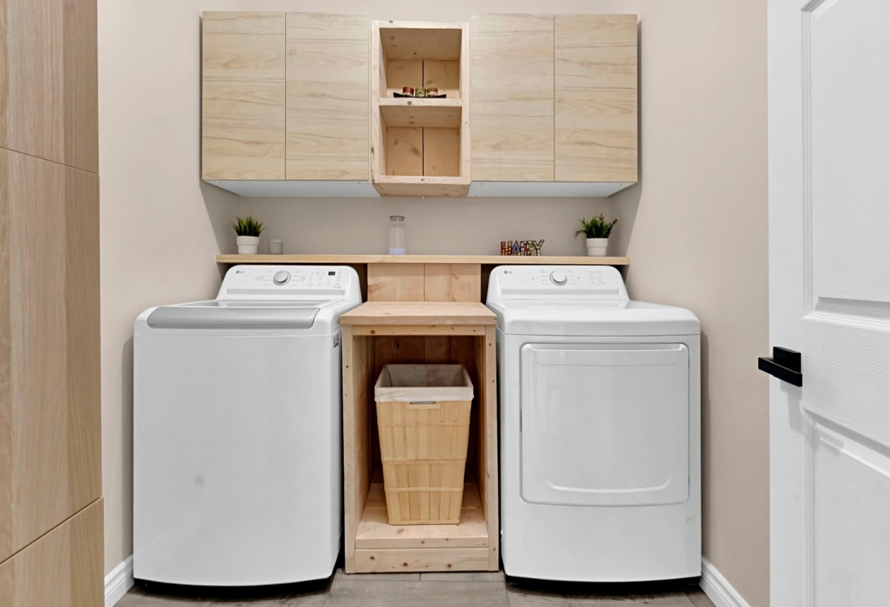 Salle de lavage — 827 Av. Ste-Brigitte, Sainte-Brigitte-de-Laval