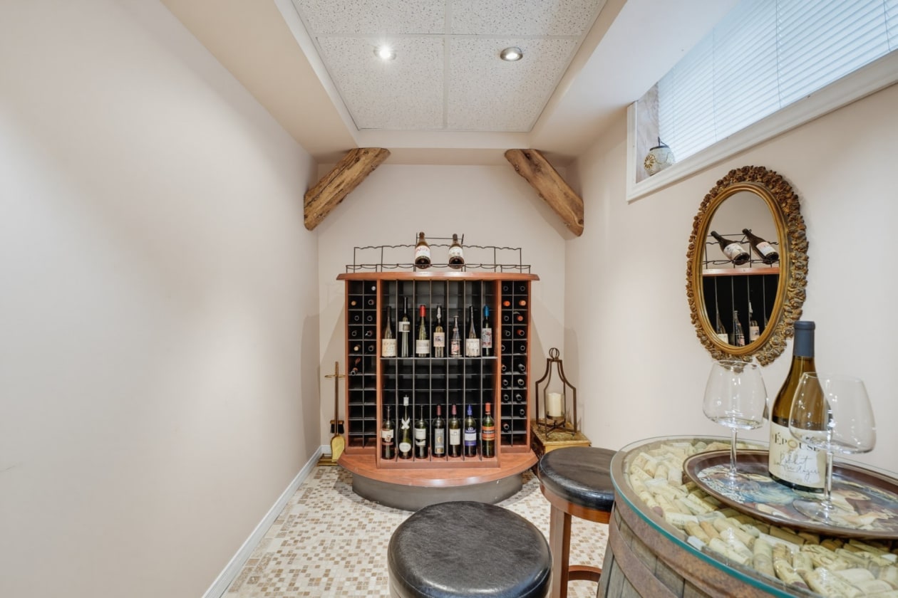 Cave à vin — 678 Rue A.-Gibeault, Gatineau