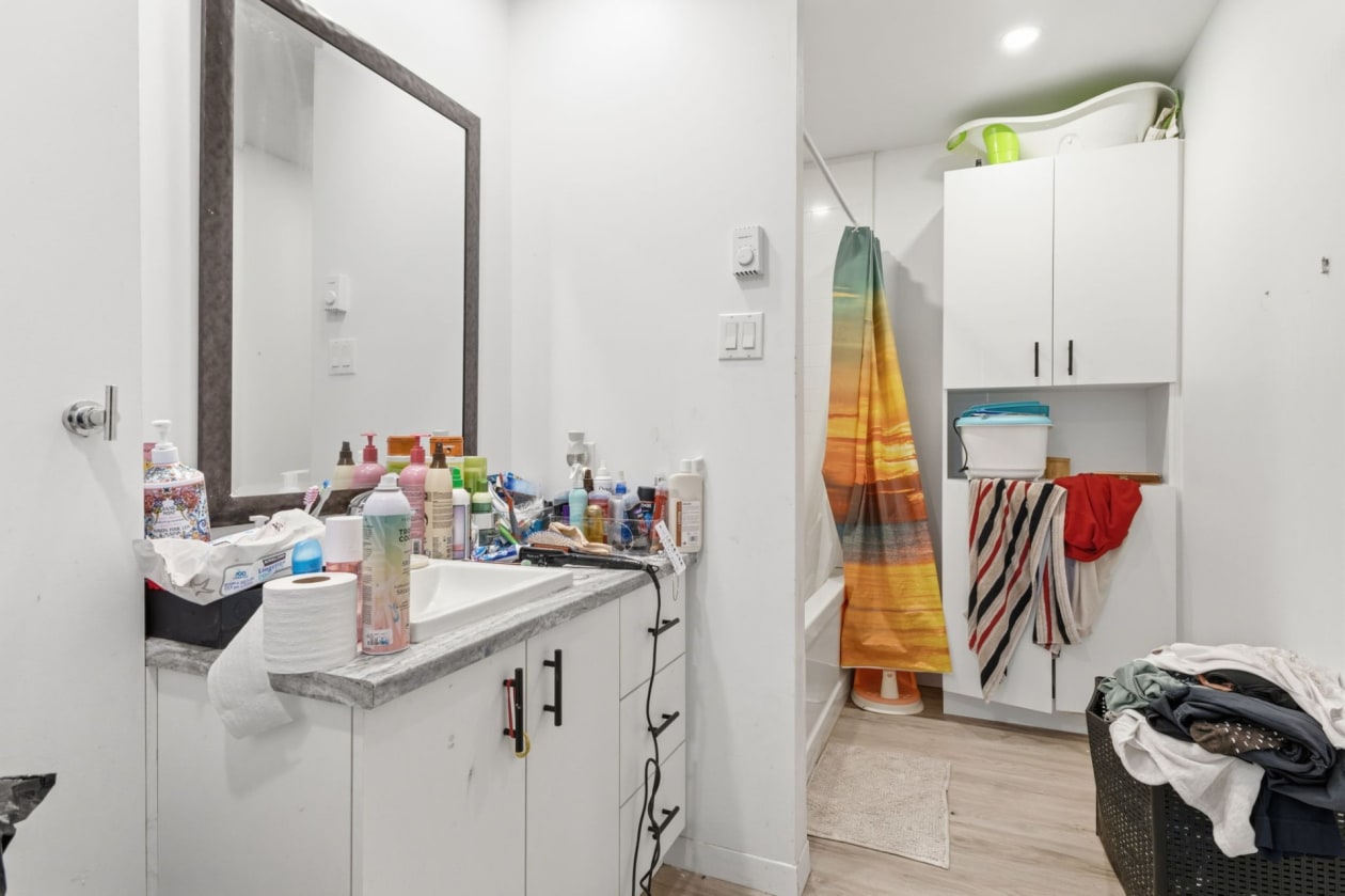 Salle de bains — 360 Rue Du Vigneau, Gatineau