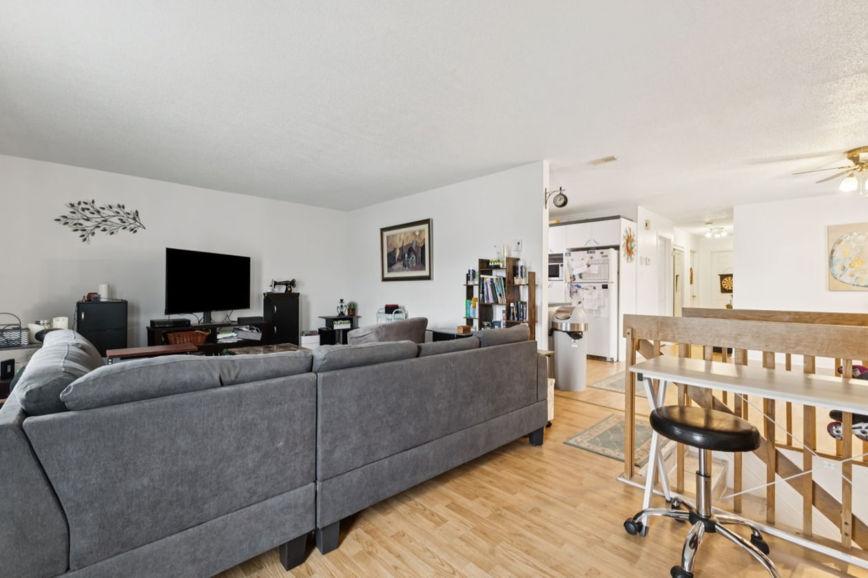 Salon — 1180 Rue de Neuville, Gatineau