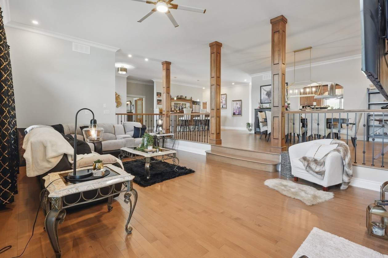 Salon — 357, Ch. du Fer-à-Cheval, Gatineau (Masson-Angers), J8L1M8, Gatineau (Masson-Angers)