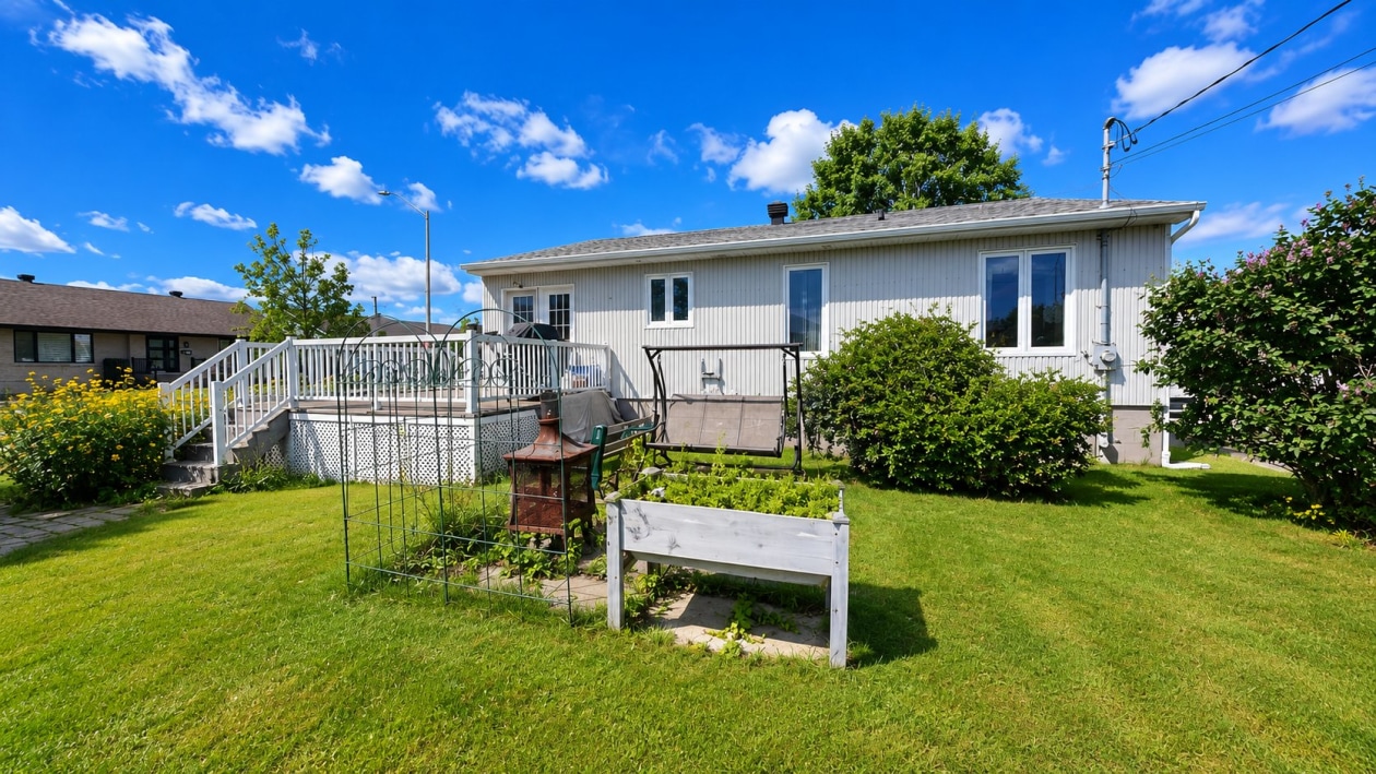 Face arrière — 3791 Rue de la Sarthe, Saguenay