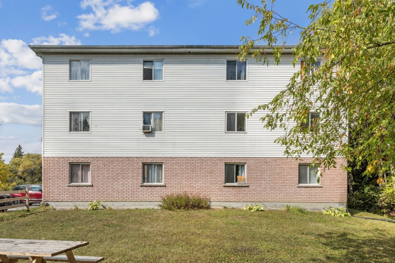 Face arrière — 1180 Rue de Neuville, Gatineau