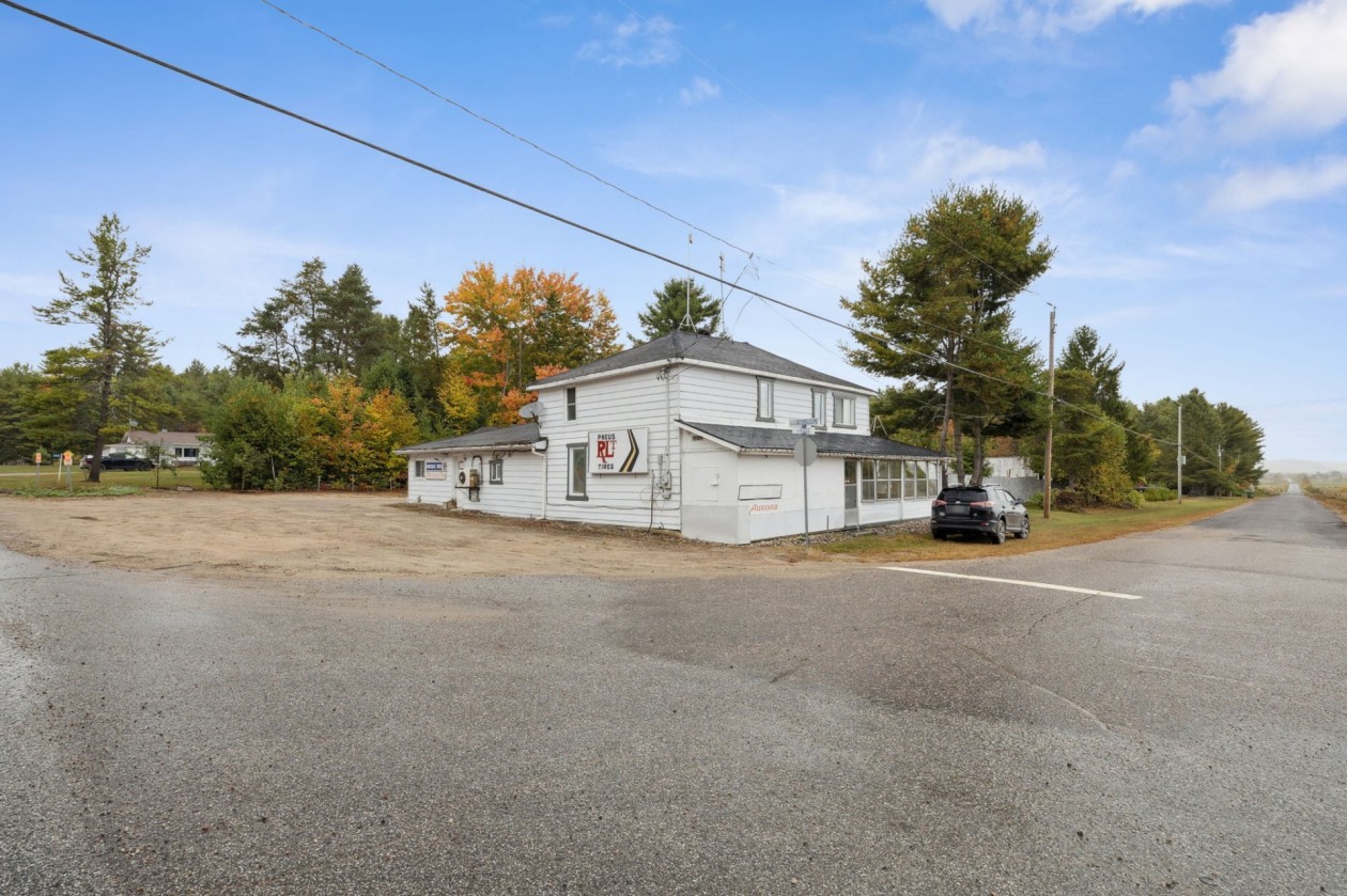 Façade — 1712, Ch. du Lac-des-Loups, Pontiac, J0X2V0, Pontiac