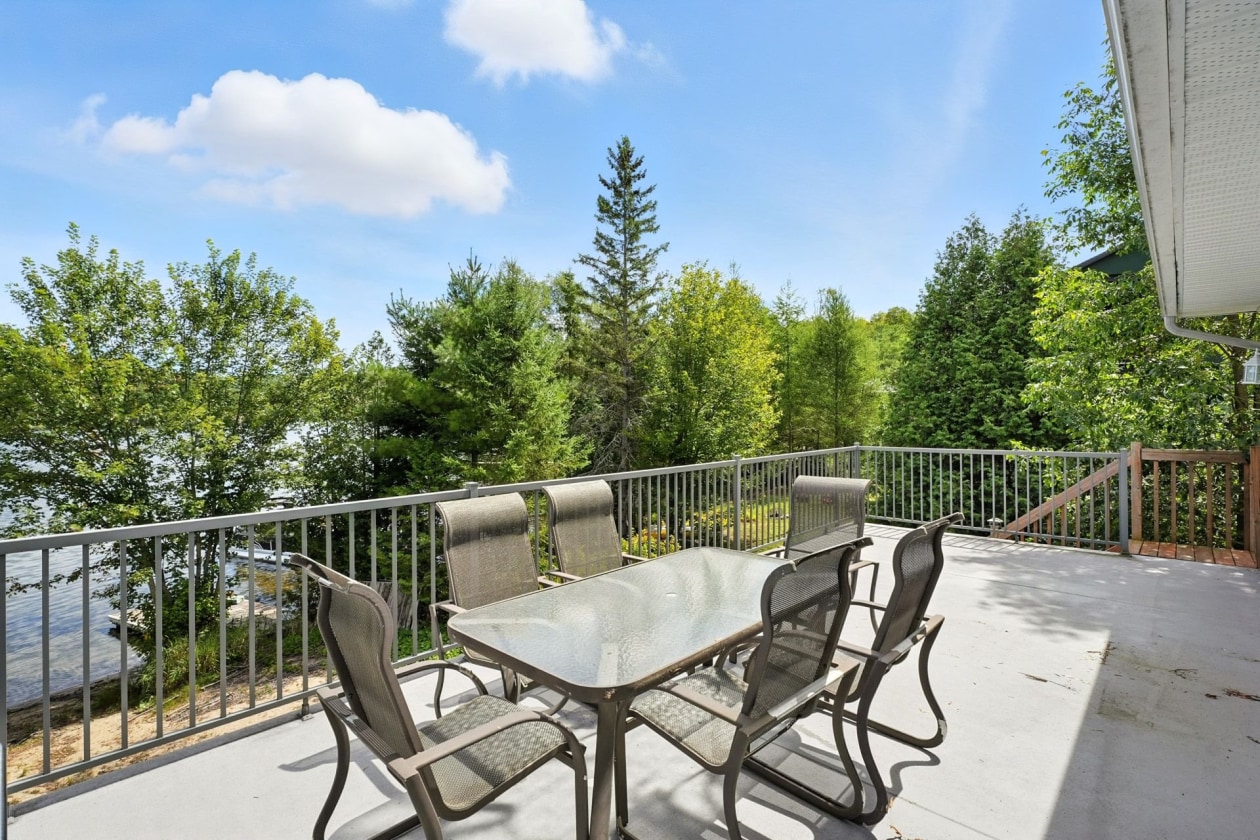 Balcon — 1266, Route Principale, Val-des-Monts, J8N2K6, Val-des-Monts