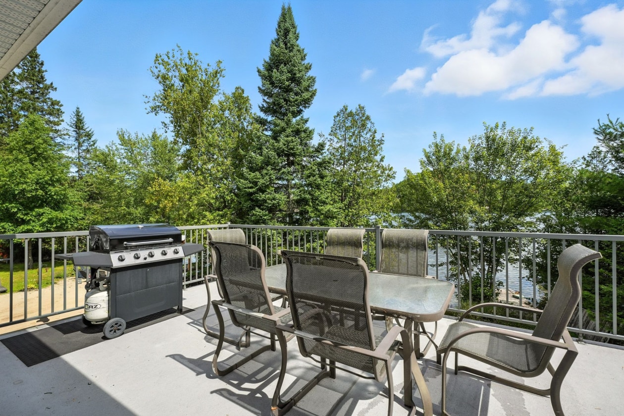Balcon — 1266, Route Principale, Val-des-Monts, J8N2K6, Val-des-Monts