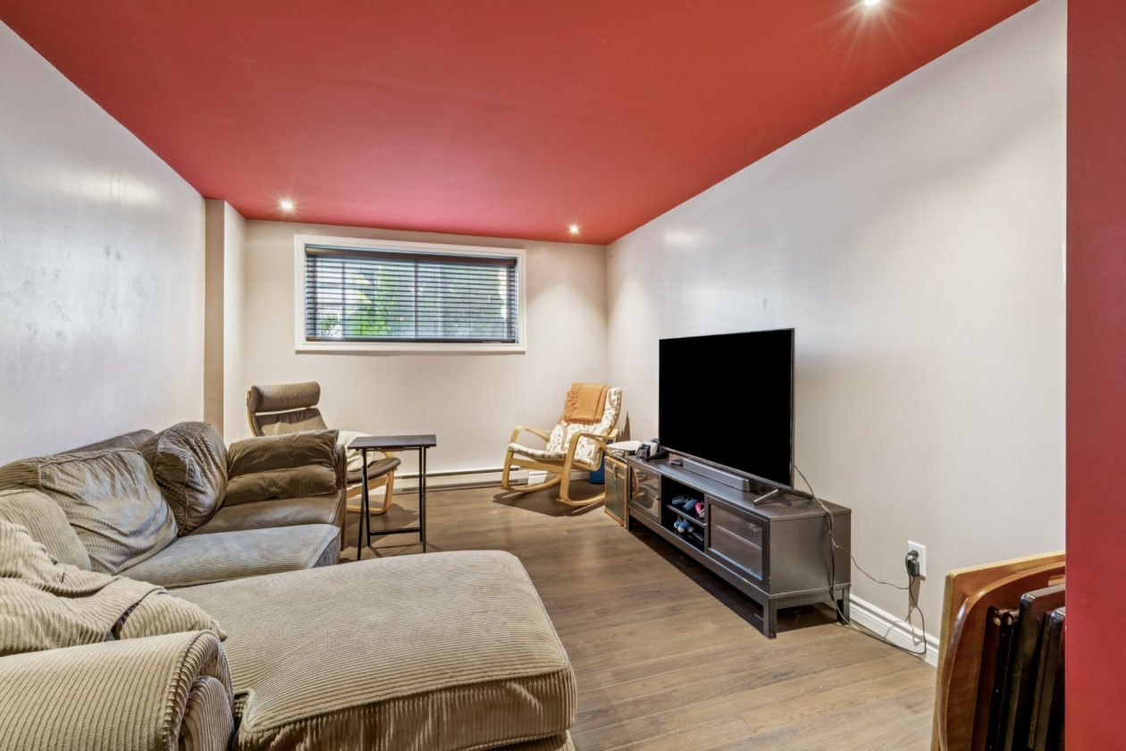 Salle familiale — 760 - 762 24e Avenue, Montréal