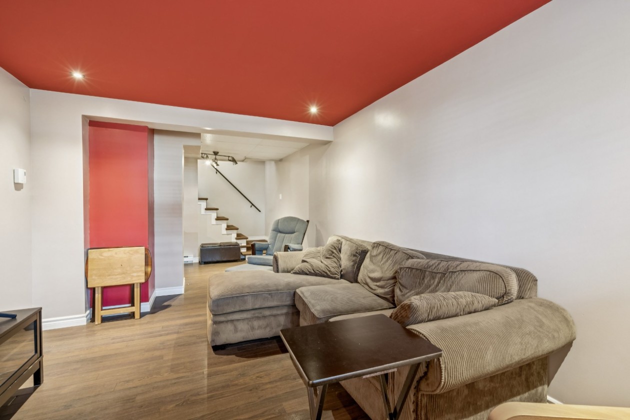Salle familiale — 760 - 762 24e Avenue, Montréal