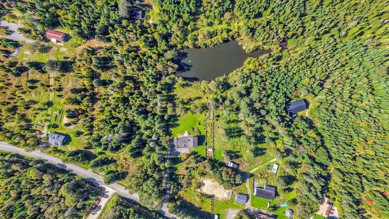 Photo 2 — 827 Av. Ste-Brigitte, Sainte-Brigitte-de-Laval