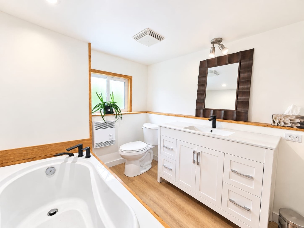 Salle de bains — 154, Rue de la Montagne, Hébertville, G8N1M3, Hébertville