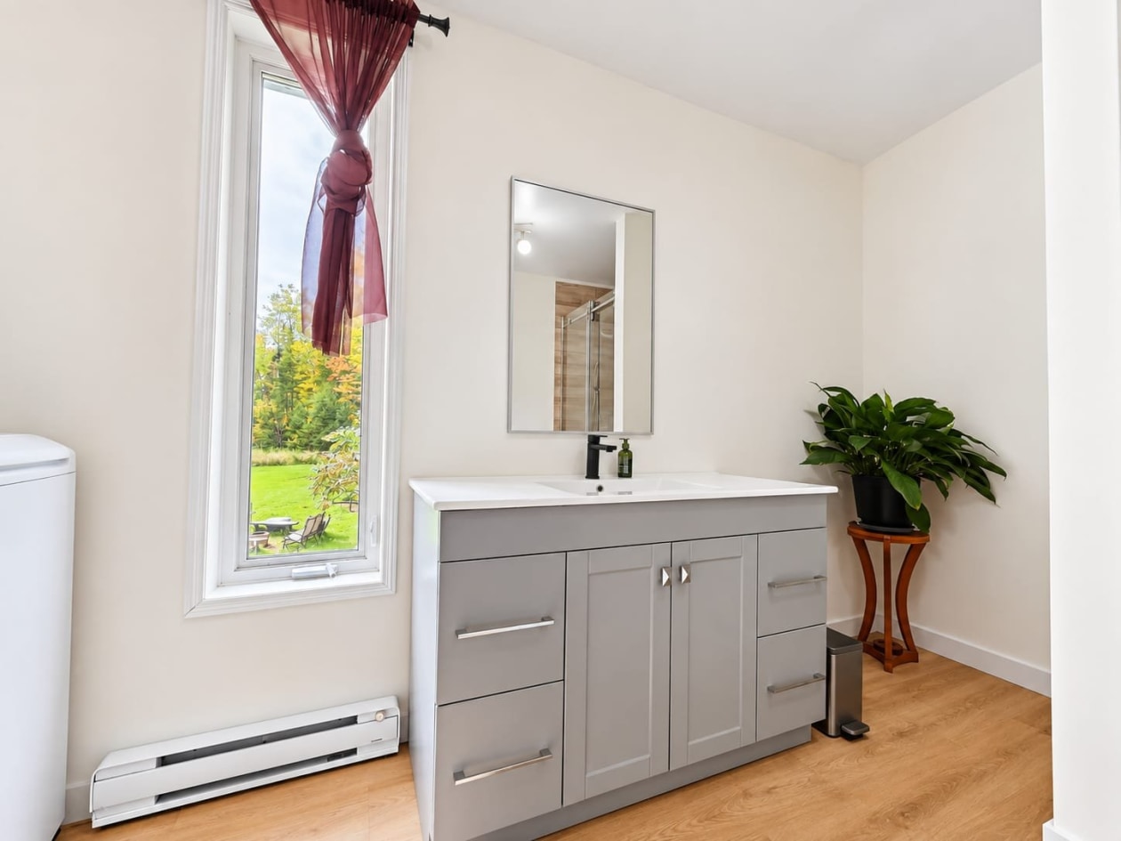 Salle de bains — 154, Rue de la Montagne, Hébertville, G8N1M3, Hébertville