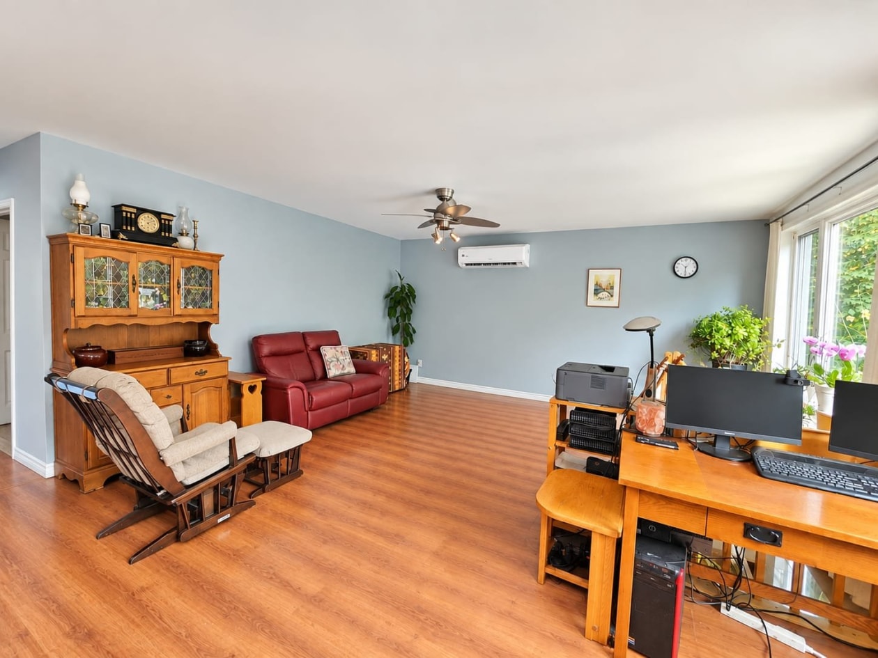 Salon — 154, Rue de la Montagne, Hébertville, G8N1M3, Hébertville