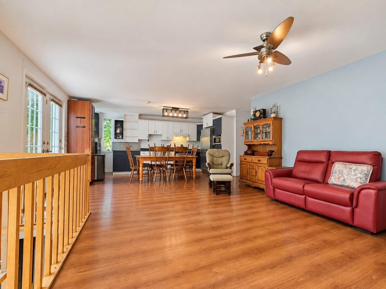 Salon — 154, Rue de la Montagne, Hébertville, G8N1M3, Hébertville