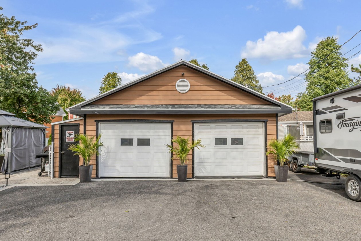 Garage — 2826 - 2834 Boul. Père-Lelièvre, Québec