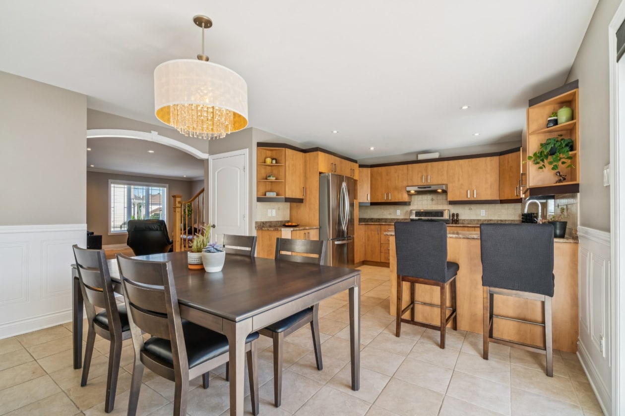 Salle à manger — 4472 Rue Stéphanie, Laval