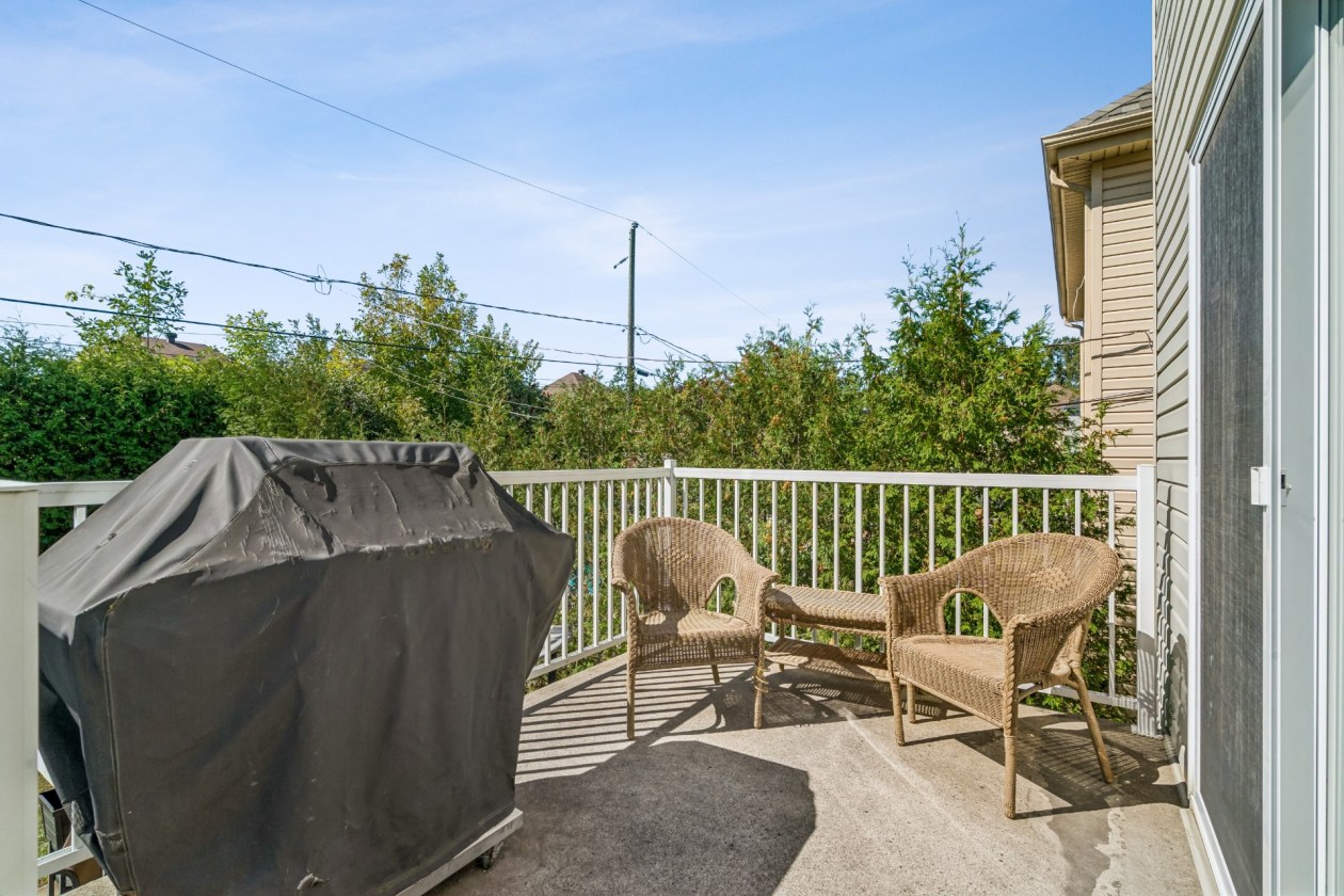 Balcon — 4472 Rue Stéphanie, Laval