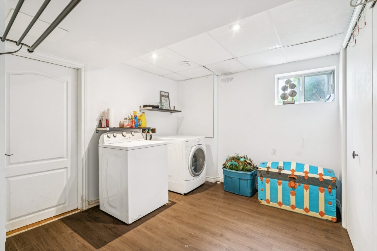 Salle de lavage — 886 Rue des Jardins, Sainte-Julie