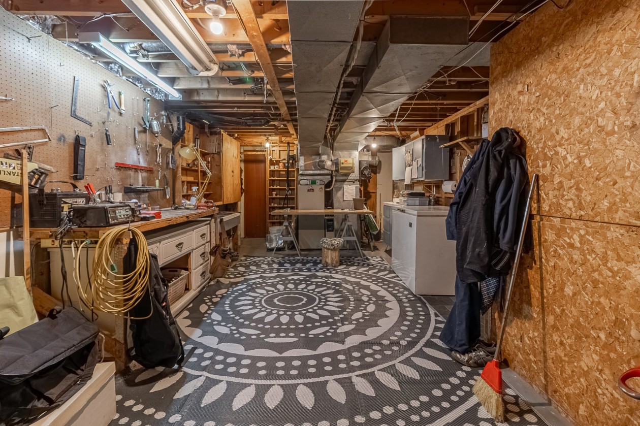 Atelier — 862 Rue Arpin, Rimouski