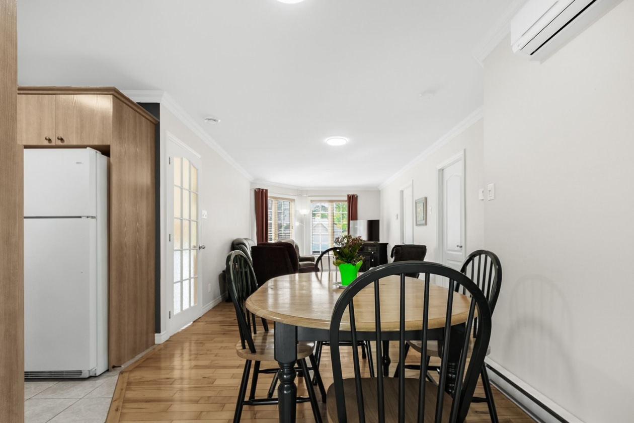Salle à manger — 1048 Rue de Narbonne, Lévis