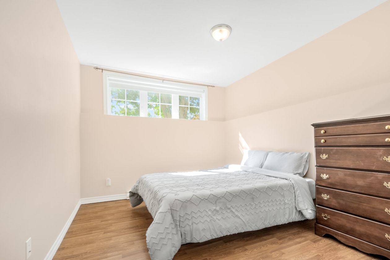 Chambre à coucher — 1048 Rue de Narbonne, Lévis