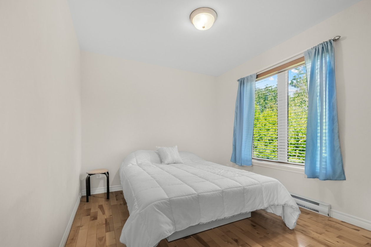 Chambre à coucher — 1048 Rue de Narbonne, Lévis