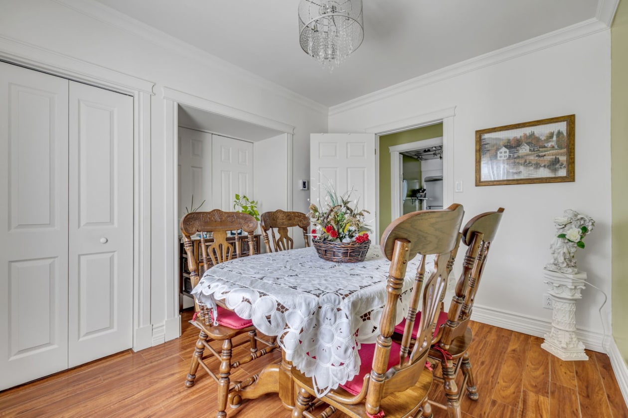 Salle à manger — 4 - 4C Rue St-Exupéry, Québec