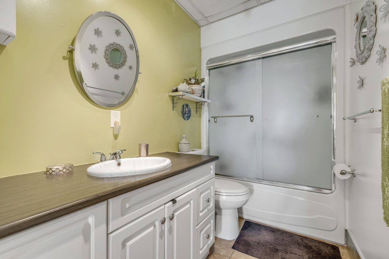 Salle de bains — 4 - 4C Rue St-Exupéry, Québec