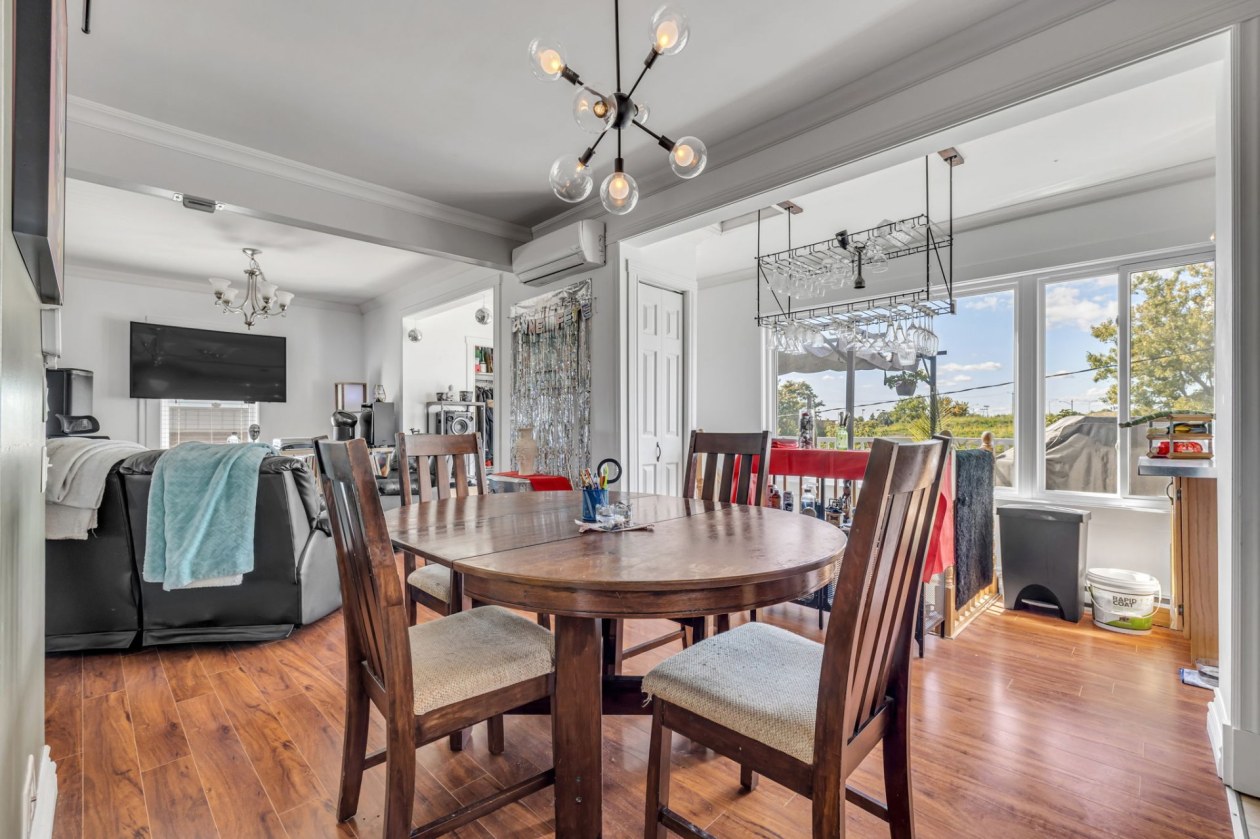 Salle à manger — 4 - 4C Rue St-Exupéry, Québec