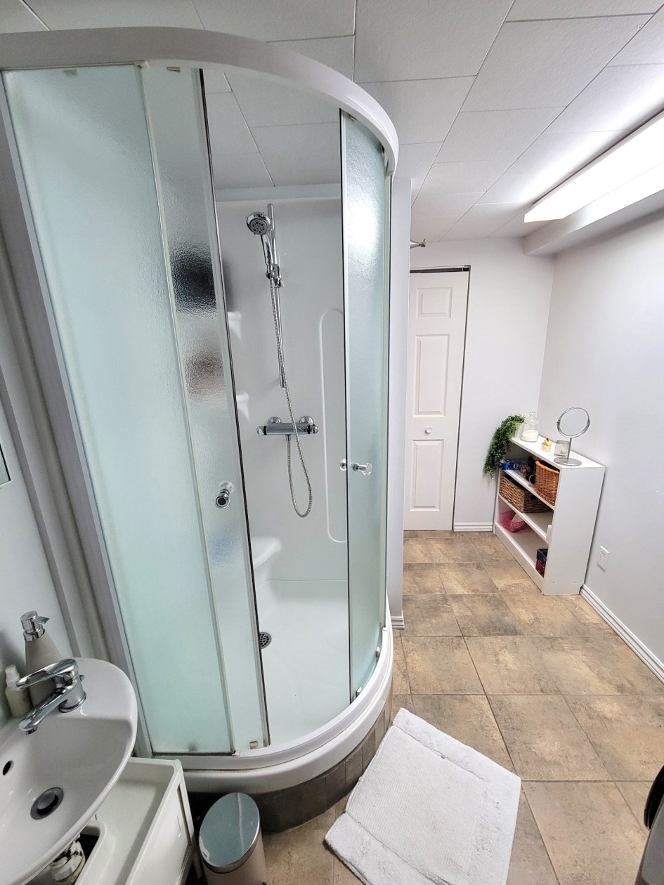 Salle de bains — 836 - 838 Av. du Bon-Air, Québec