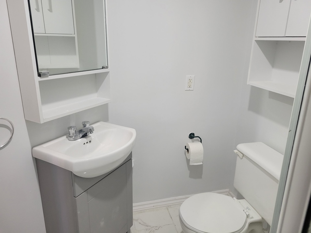 Salle de bains — 836 - 838 Av. du Bon-Air, Québec
