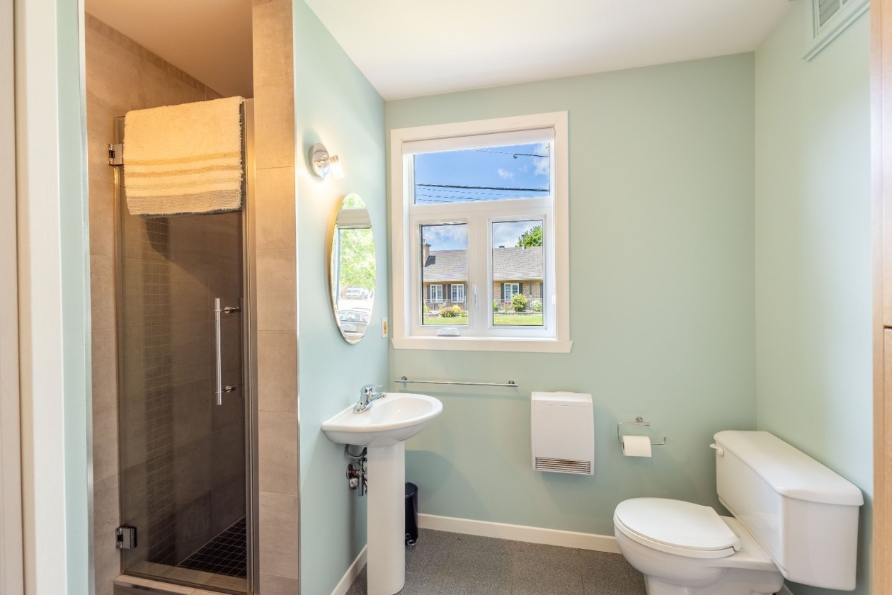 Salle de bains — 980 Rue de St-Jean-Chrysostome, Lévis
