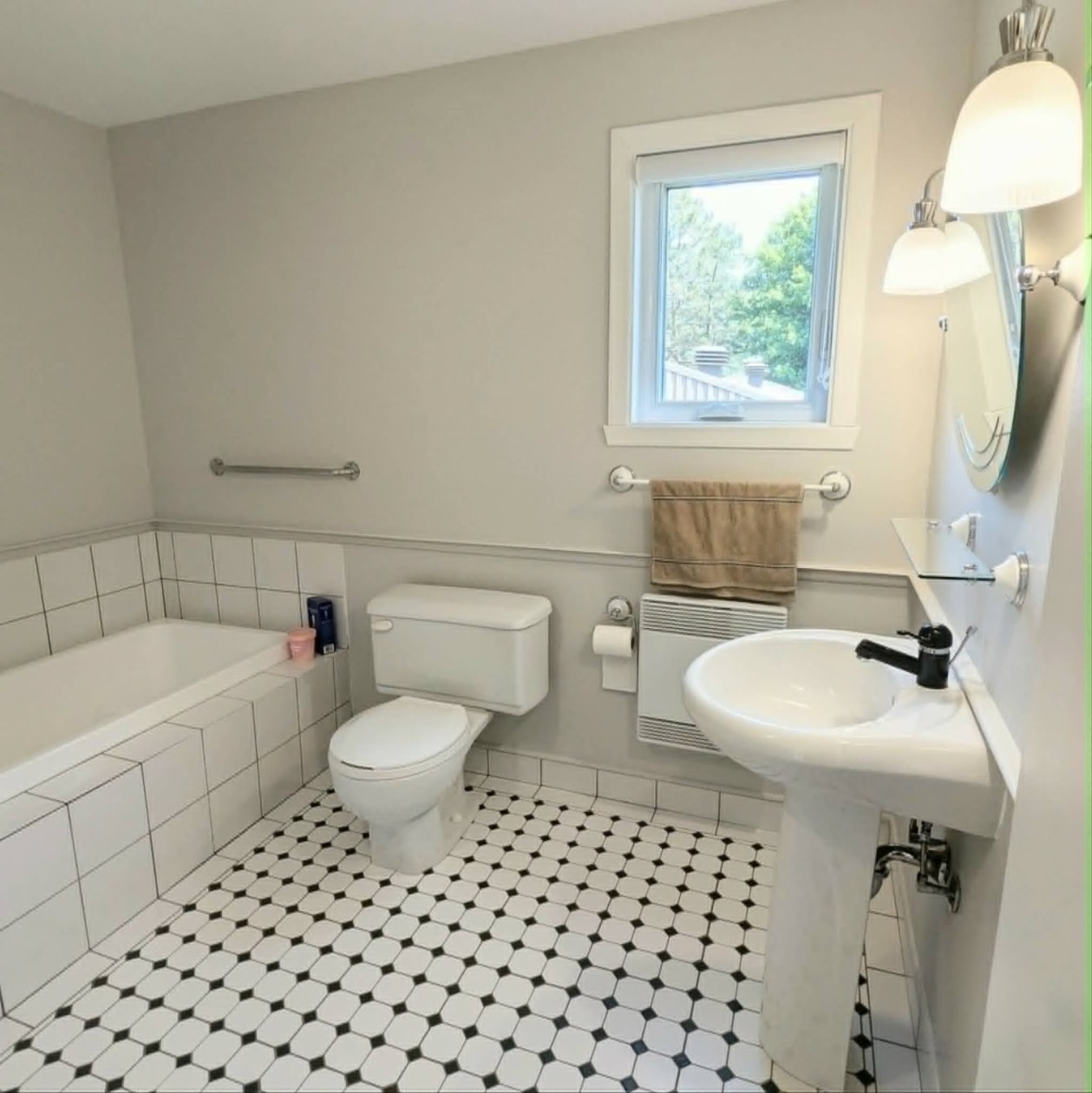 Salle de bains — 980 Rue de St-Jean-Chrysostome, Lévis