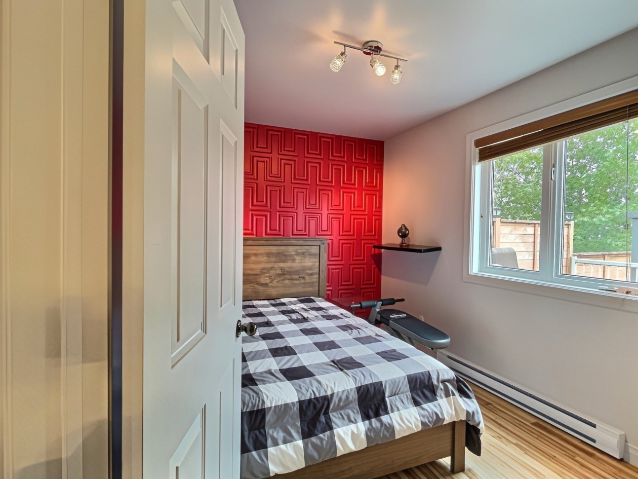 Chambre à coucher — 15 Rue Ross, Saint-Anaclet-de-Lessard