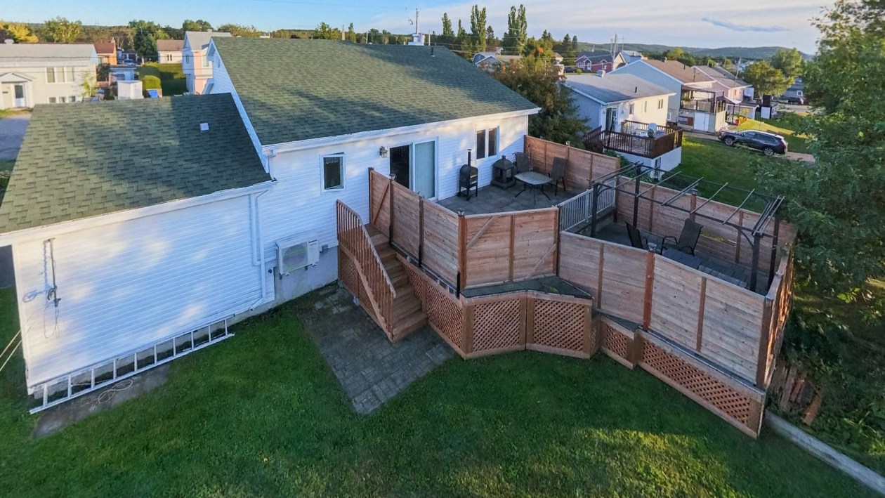 Face arrière — 15 Rue Ross, Saint-Anaclet-de-Lessard