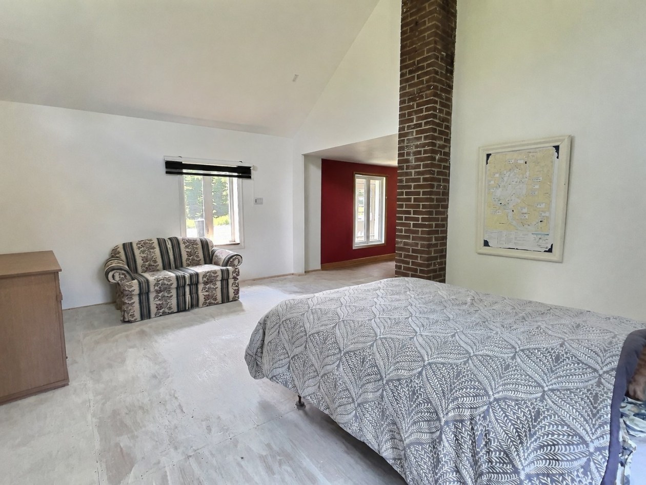 Salon — 64 8e Rang E., Biencourt