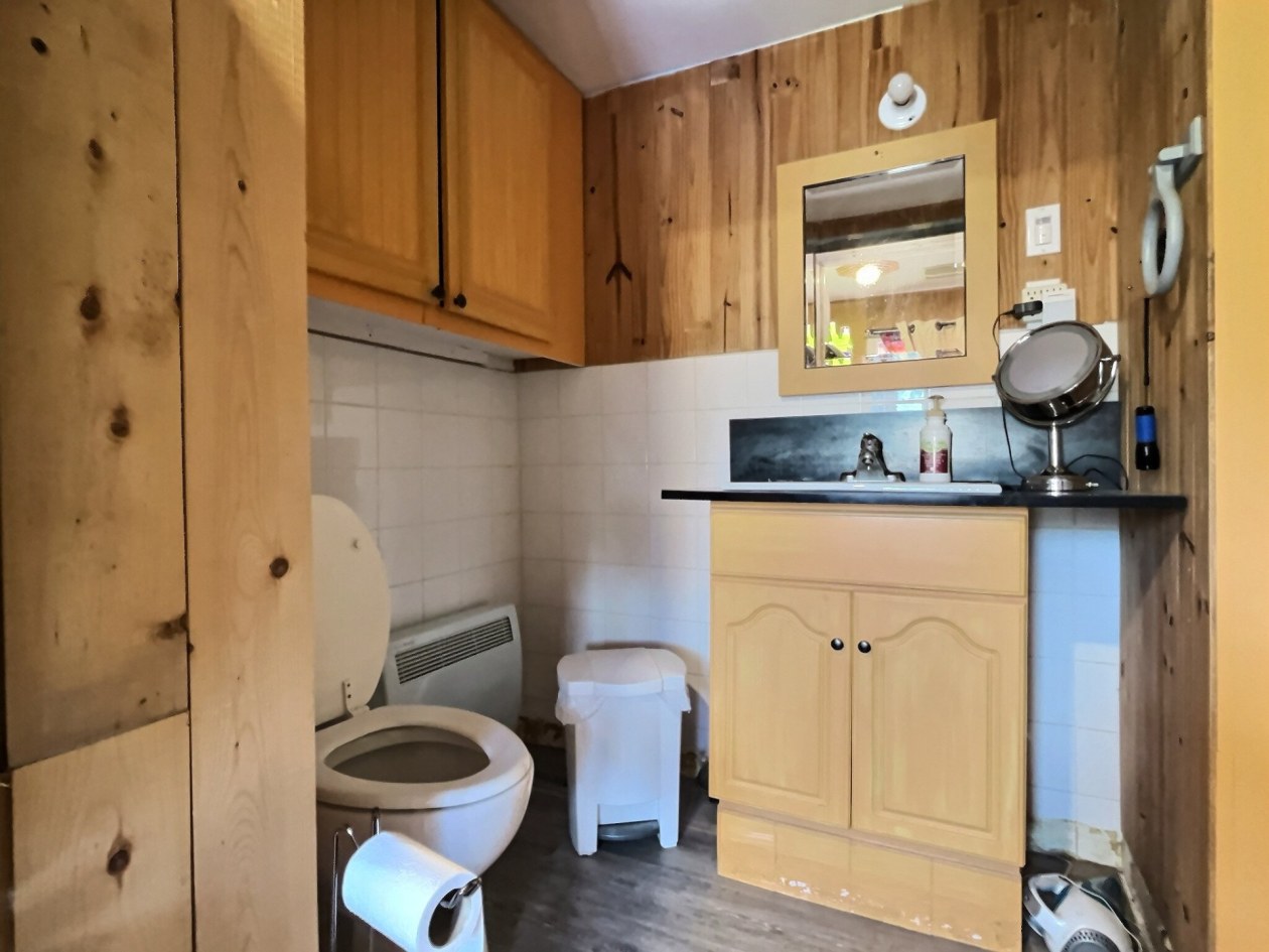 Salle de bains — 64 8e Rang E., Biencourt