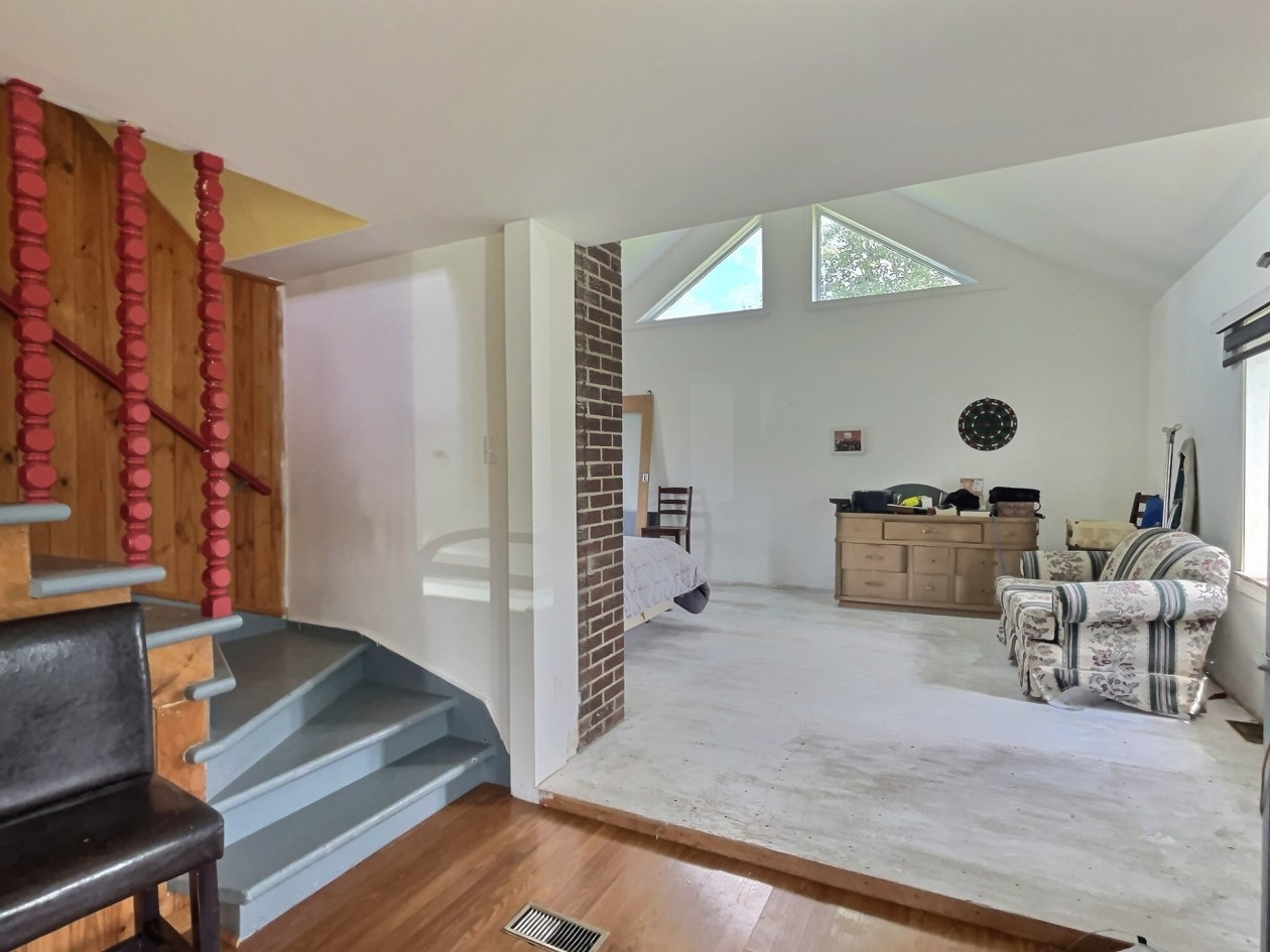 Escalier — 64 8e Rang E., Biencourt