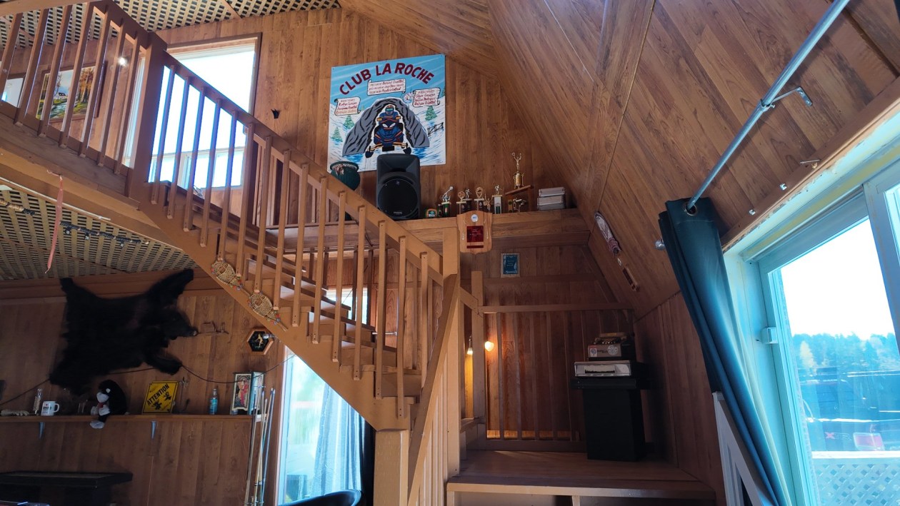 Escalier — 125 - 125C Rue Principale, Esprit-Saint