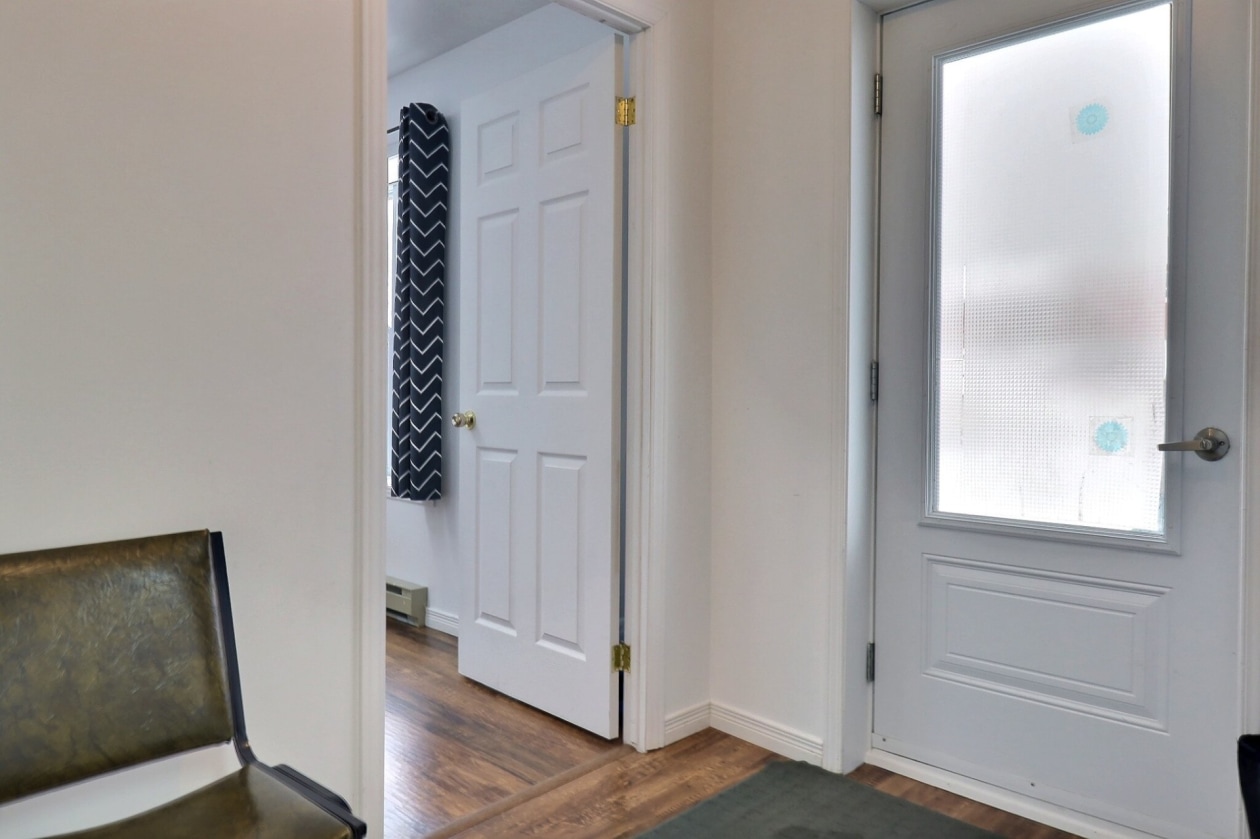 Hall d'entrée — 125 - 125C Rue Principale, Esprit-Saint