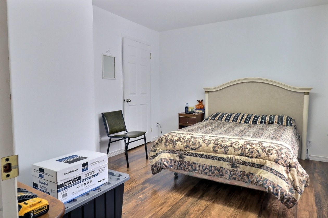 Chambre à coucher principale — 125 - 125C Rue Principale, Esprit-Saint